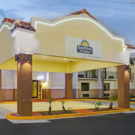 Days Inn & Suites By Wyndham Tampa - Ybor City Exterior photo